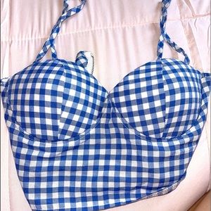 A platted cute tank top